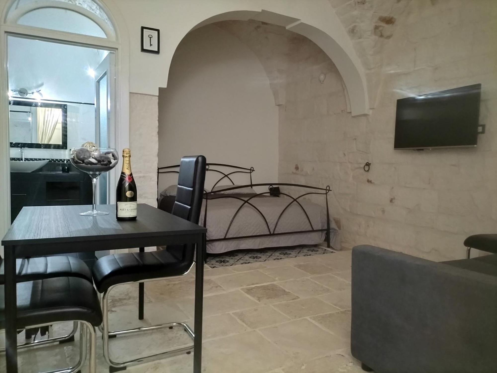 Hotel Le Tre Alcove à Ceglie Messapica Extérieur photo